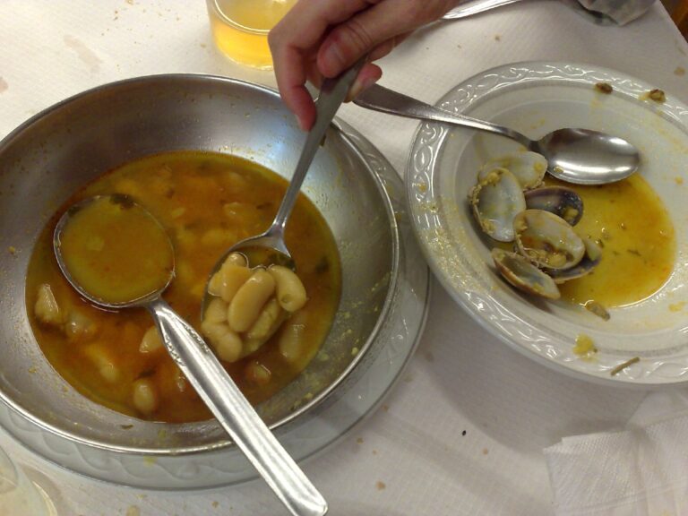 Fabes con almejas